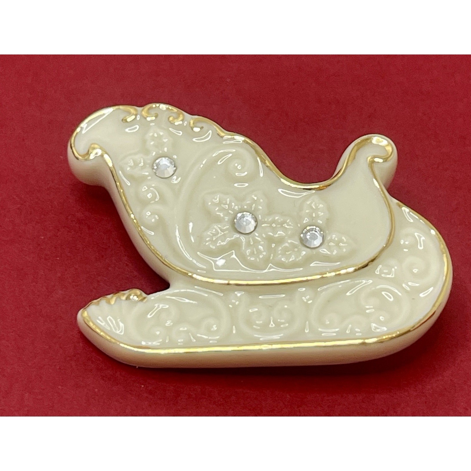 Vintage Lenox Sleigh Christmas Brooch Pin White Porcelain Rhinestone Accents 10$